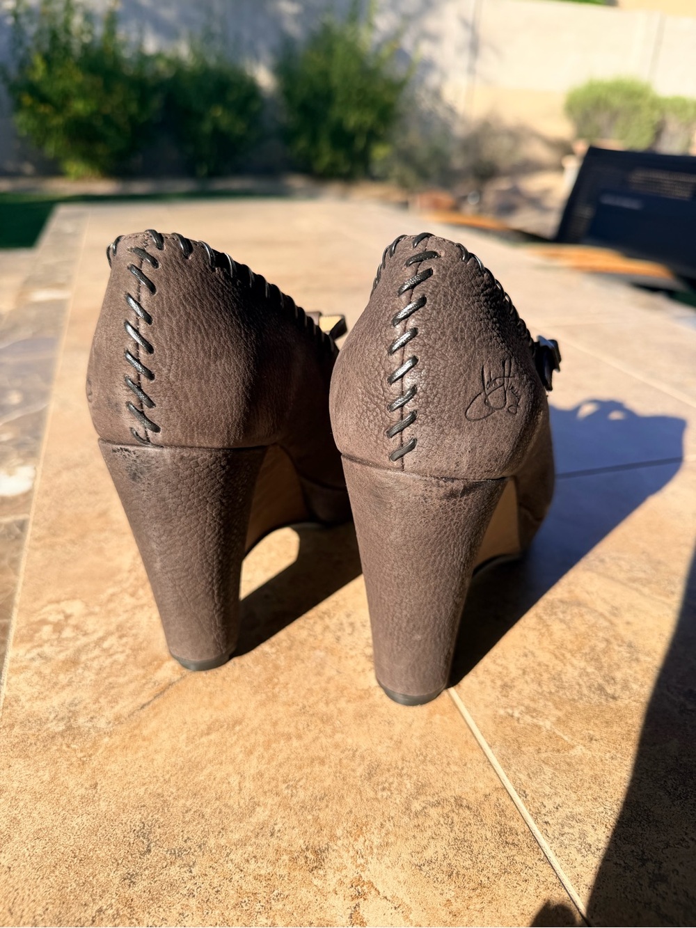 John Fluevog Brown Leather T-Strap Mary Jane Heels - Picture 3 of 4